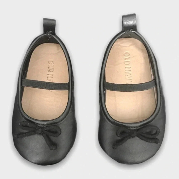 Old  Navy Flats - Picture 2 of 9